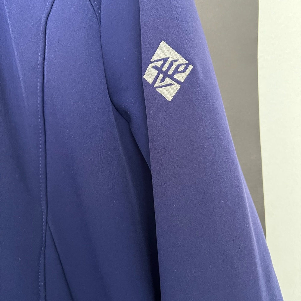 Ladies rain or spring jacket - Picture 4 of 5